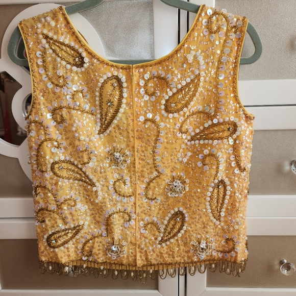 60s embroidered top. Size S/M. Yellow. HARILELA'S. sequined, bids. Sleeveless. - Picture 4 of 10